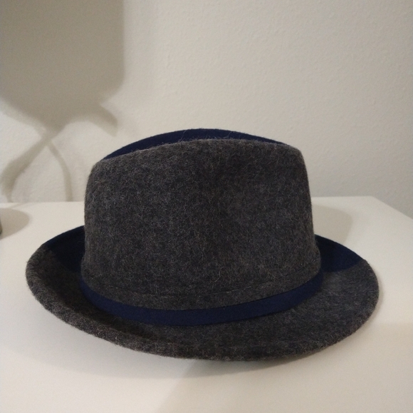 Hat - Picture 2 of 4